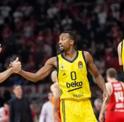 Fenerbahce se lleva la victoria en Grecia, 77-87