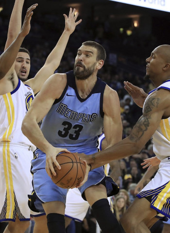 Los Spurs ganan a Blazers y los Warriors suman una mas