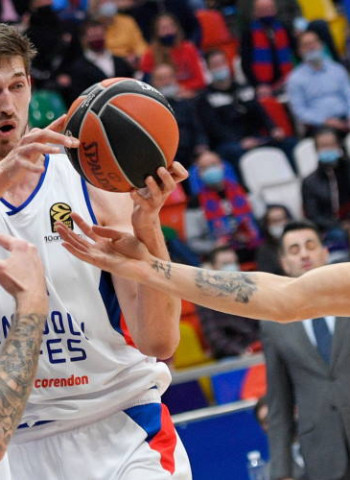 El Anadolu Efes vence en la prórroga al CSKA Moscú (97-99)