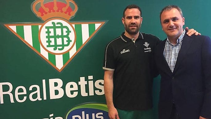 Carlos Cabezas, refuerzo bético hasta final de temporada