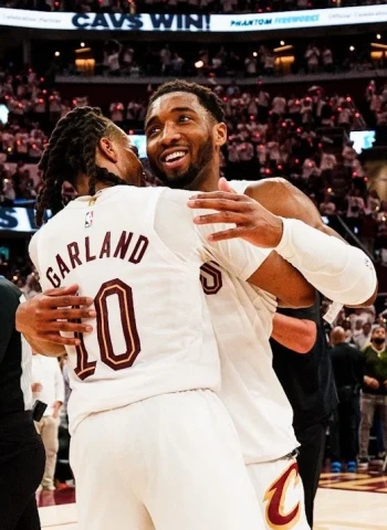 Ante los problemas, Donovan Mitchell, 112-121 [2-0]