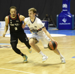 El Monbus Obradoiro reanudará su largo parón con victoria (80-72)