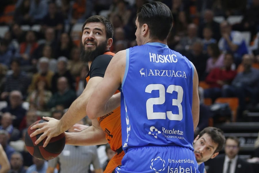 Valencia Basket sigue sumando en un thriller en la Fonteta (94-92)