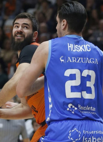 Valencia Basket sigue sumando en un thriller en la Fonteta (94-92)
