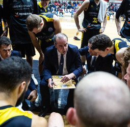Defensa, confianza y el calor de la conexión aurinegra para buscar la remontada