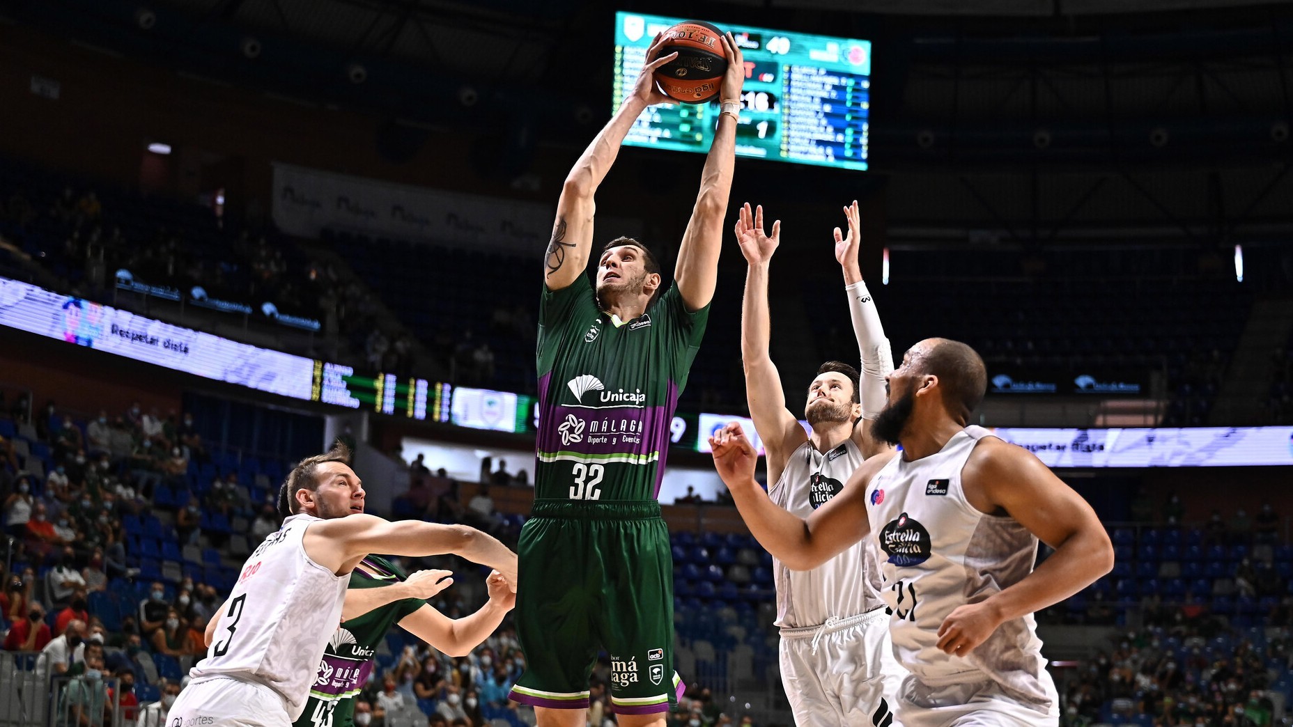 El Unicaja Málaga estudia la cesión de Rubén Guerrero al Monbus Obradoiro