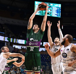 El Unicaja Málaga estudia la cesión de Rubén Guerrero al Monbus Obradoiro