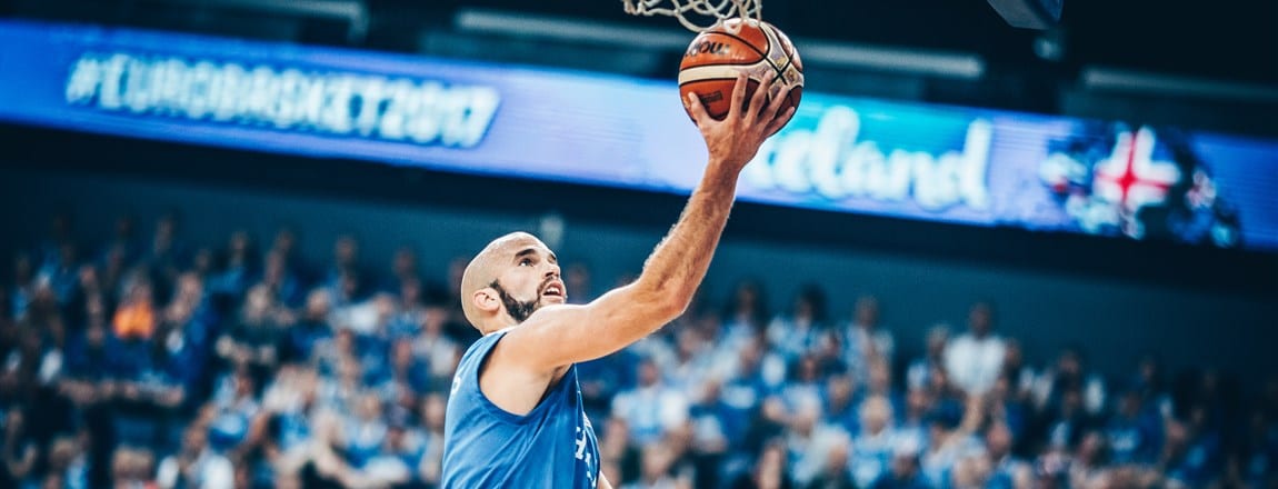 Grecia aplasta sin miramientos a Islandia (61-90)