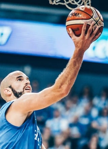 Grecia aplasta sin miramientos a Islandia (61-90)