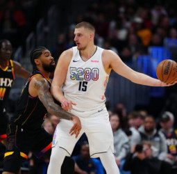 Un brutal Jokic sentencia a los Suns en la prórroga, 141-149