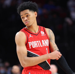 Boston Celtics valora traspasar a Anfernee Simons para retener a Horford y Kornet