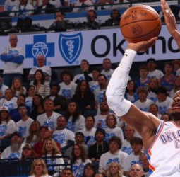 Los Thunder ganan en las últimas posesiones, 94-92 [1-0]