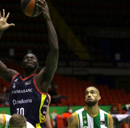 Malik Dime vuelve a la acb de la mano del Granada