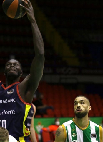 Malik Dime vuelve a la acb de la mano del Granada