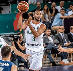 Un completo Hanga lidera a Hungría ante la República Checa (85-73)