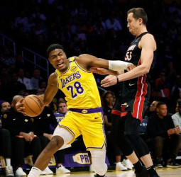 Los Lakers vuelven a la senda de las victorias a costa de los Heat, 108-117