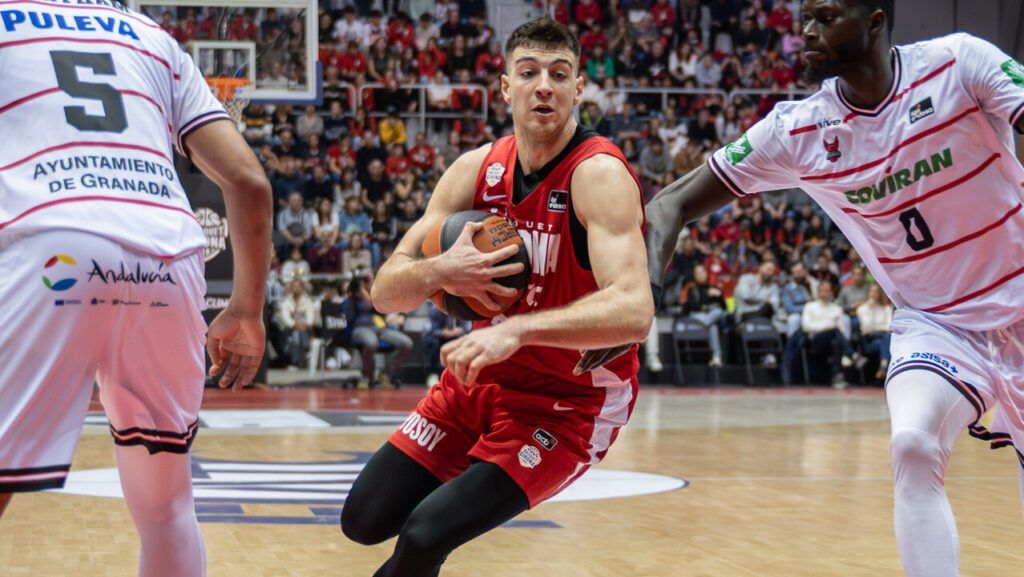 Maxi Fjellerup renueva su compromiso con Girona