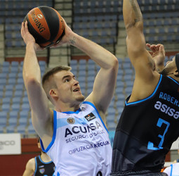 Tras el parón de dos semanas el Acunsa Gipuzkoa Basket busca seguir con la buena dinámica en el derbi