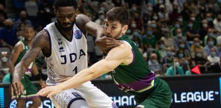El Unicaja se da un festín desde el perímetro frente al JDA Dijon (83-54)