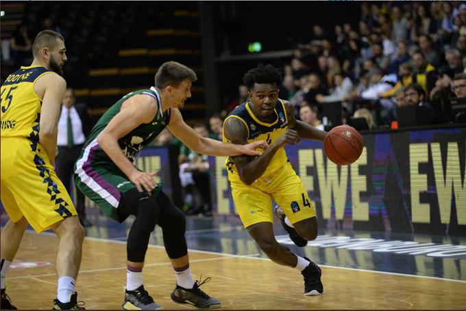 El Unicaja pierde ante el Oldenburg alemán (91-78)
