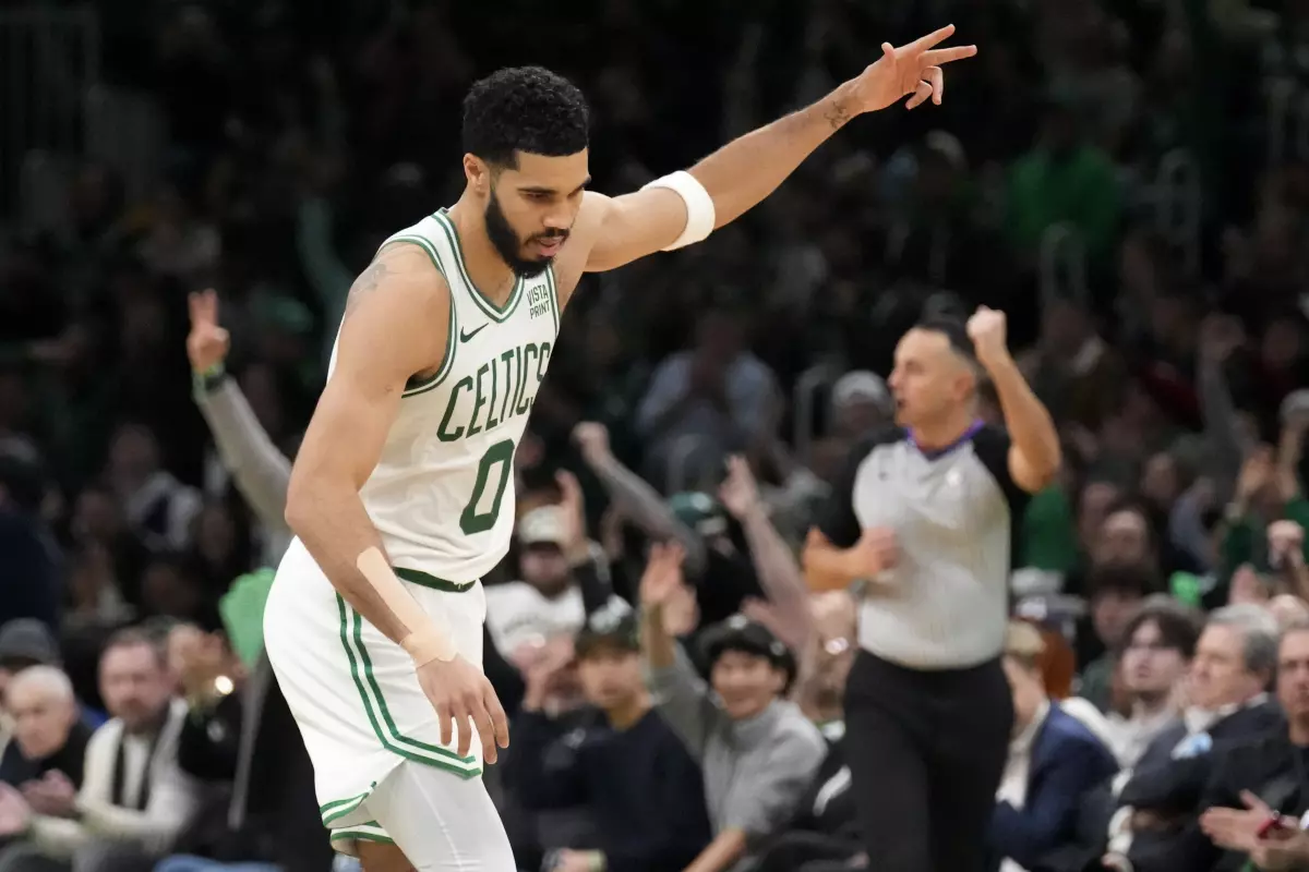 Tatum y Brown conducen a los Celtics
