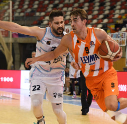 Tercera victoria lograda con el empuje de #OFornodeRiazor (92-80)