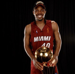 Udonis Haslem anuncia su retirada