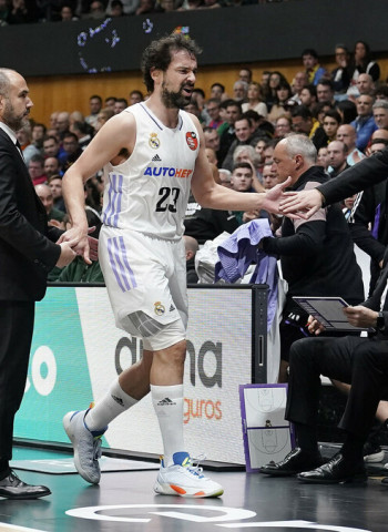 Llull sufre una lesión en el ligamento lateral interno