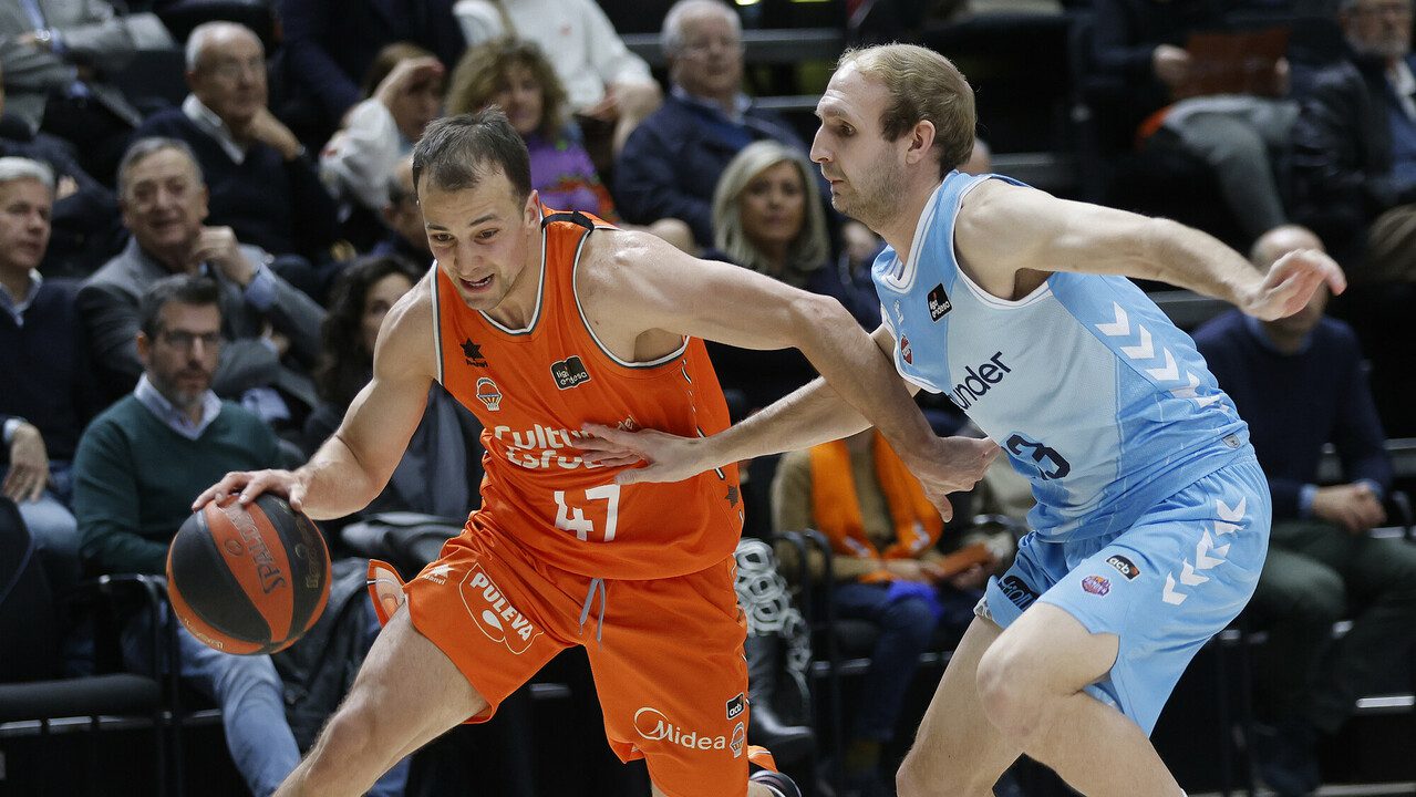 Valencia recupera la senda de la victoria contra Palencia (111-93)