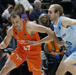 Valencia recupera la senda de la victoria contra Palencia (111-93)