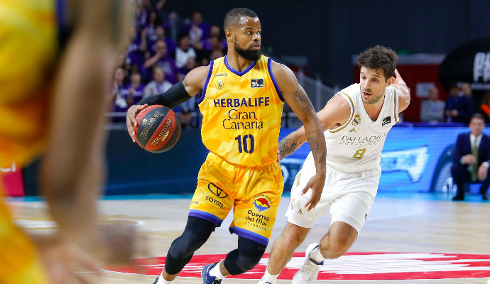 Omar Cook abandona el Gran Canaria rumbo al San Pablo Burgos