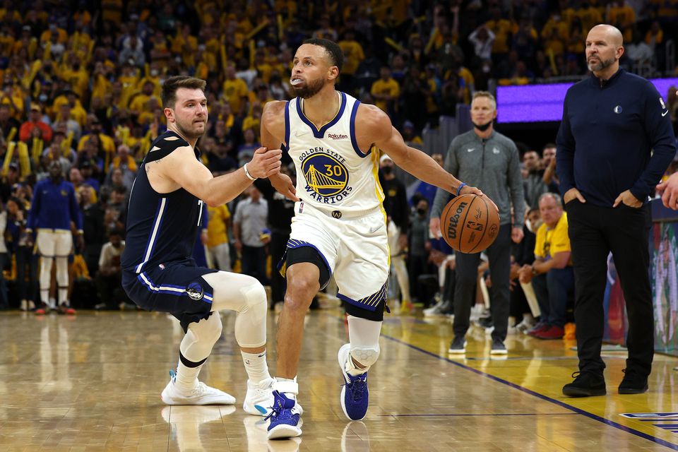 [2-0] Los Warriors remontan y ganan (117-126)