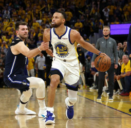 [2-0] Los Warriors remontan y ganan (117-126)