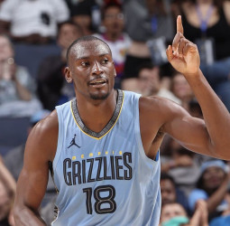 Bismack Biyombo refuerza la pintura de los Thunder