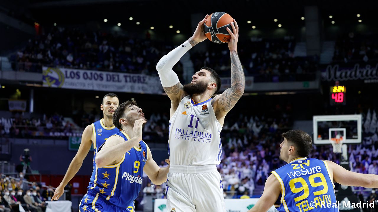 Exhibición del Real Madrid para colocarse a un paso de la Final Four (95-66)