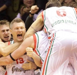 El Reggio Emilia se hace fuerte y empata la final italiana (2-2)