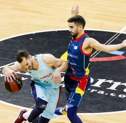 El Barça Lassa empata la eliminatoria (81-85)