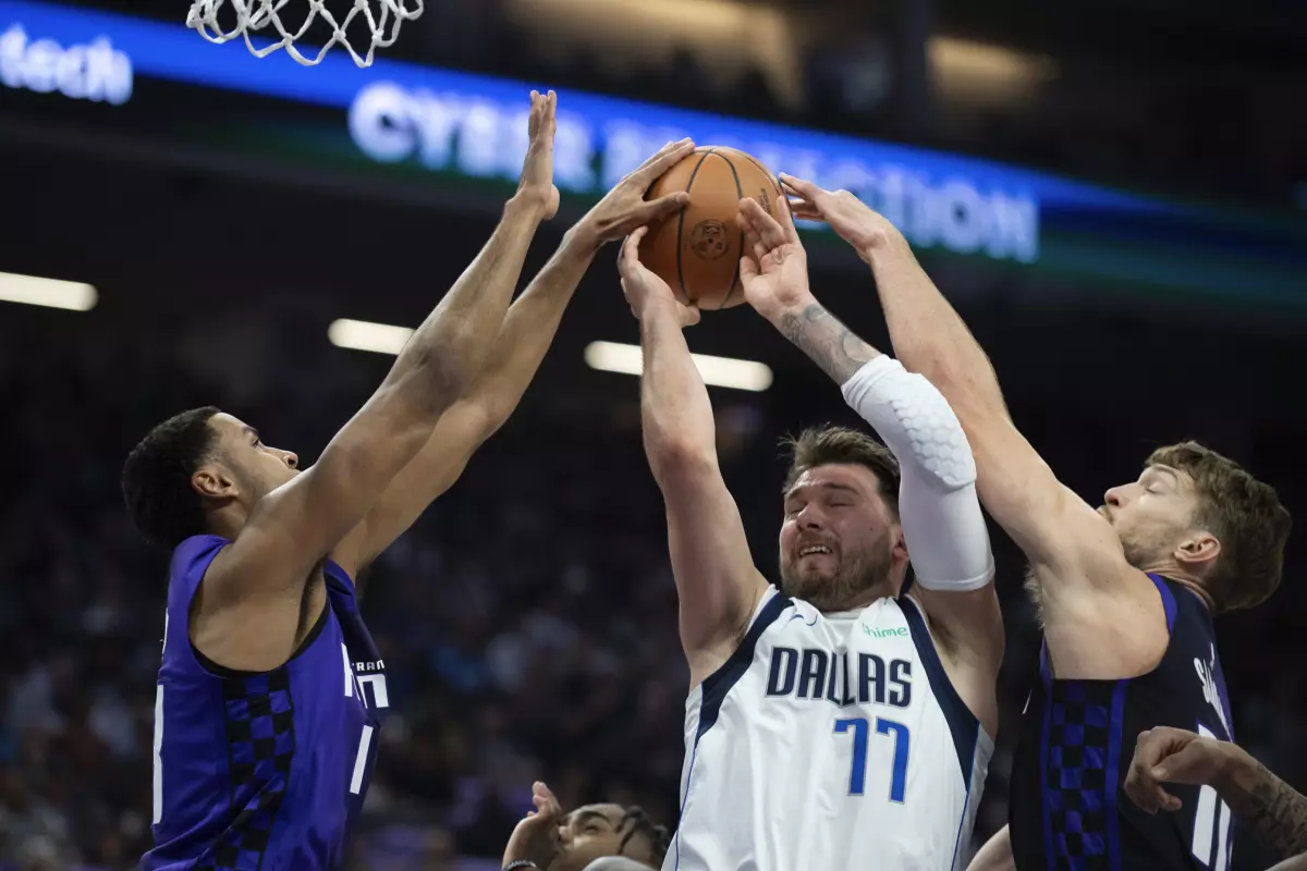 Los Mavericks arrasan Sacramento