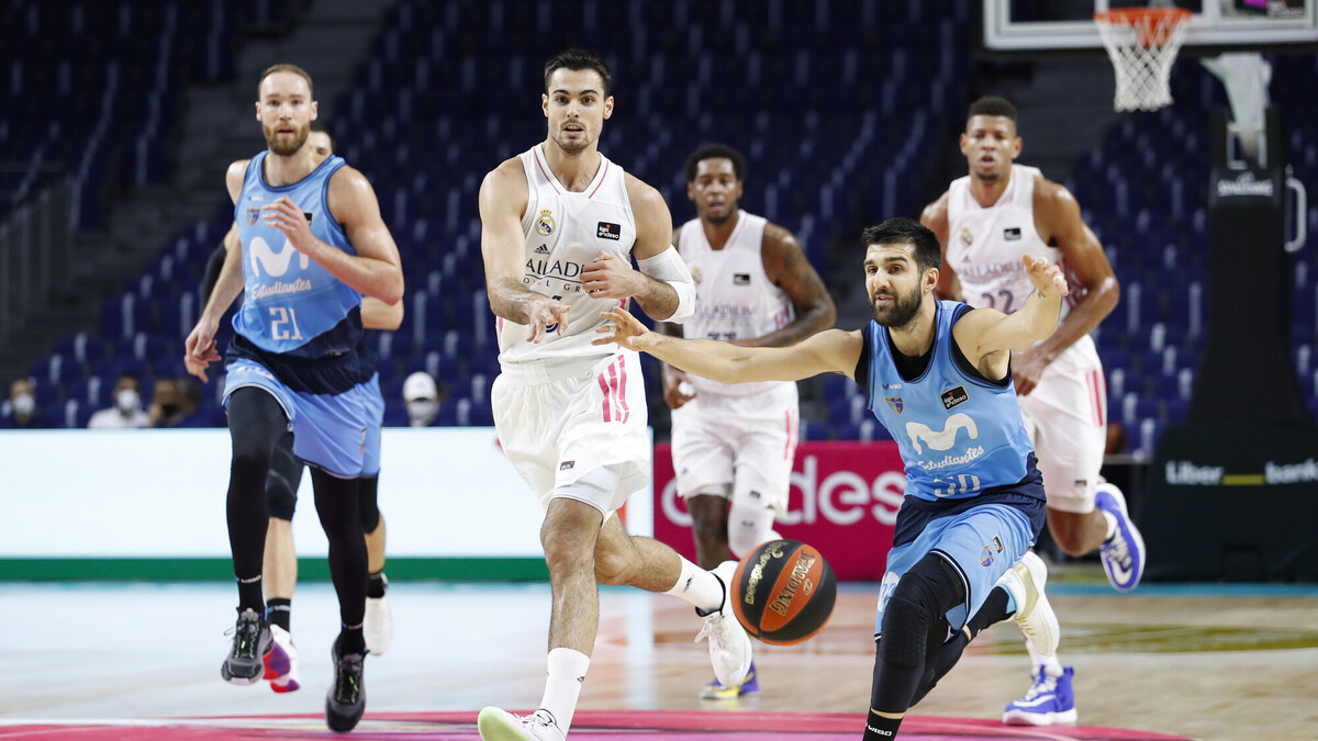 El Real Madrid se impone al Estudiantes en el primer derbi de la temporada (93-77)