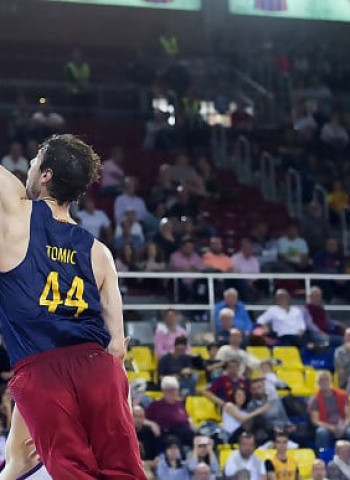 Plácida victoria del FC Barcelona sobre un pobre Unicaja. Gran actuación de Tomic (89-70)