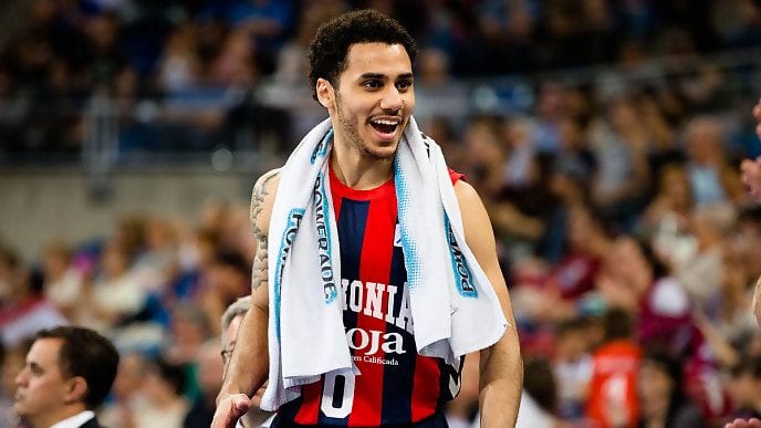 El Baskonia asalta la segunda plaza (103-66)