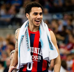 El Baskonia asalta la segunda plaza (103-66)