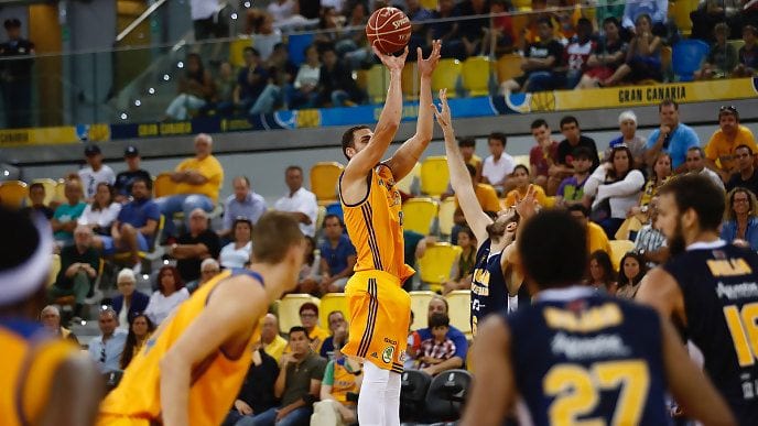 El tercer cuarto deja sin opciones al UCAM Murcia (74-64)