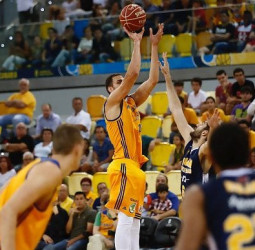 El tercer cuarto deja sin opciones al UCAM Murcia (74-64)