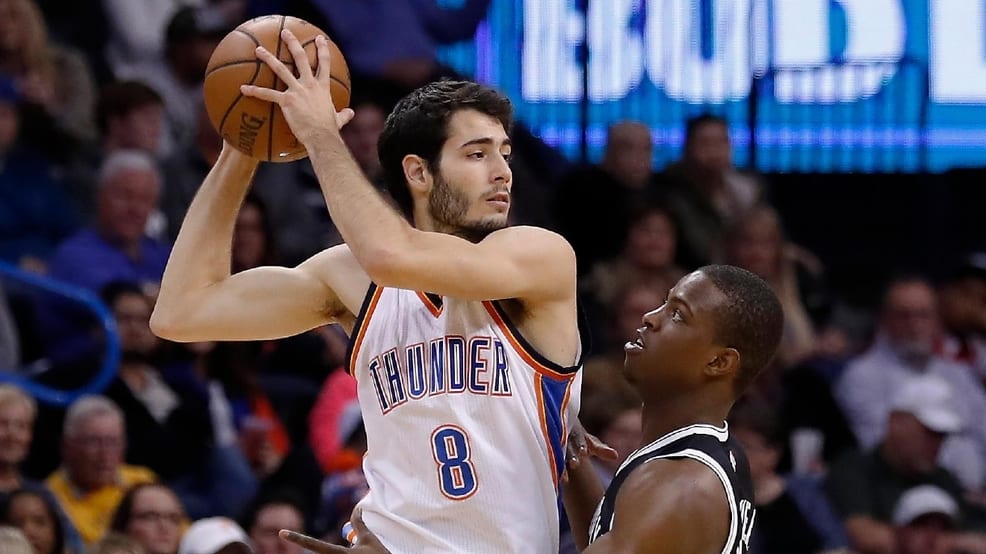 Alex Abrines pasa por quirófano