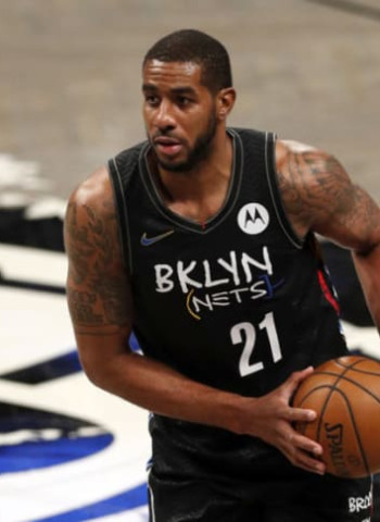 A Aldridge le dan el OK para volver y apunta de nuevo a los Nets