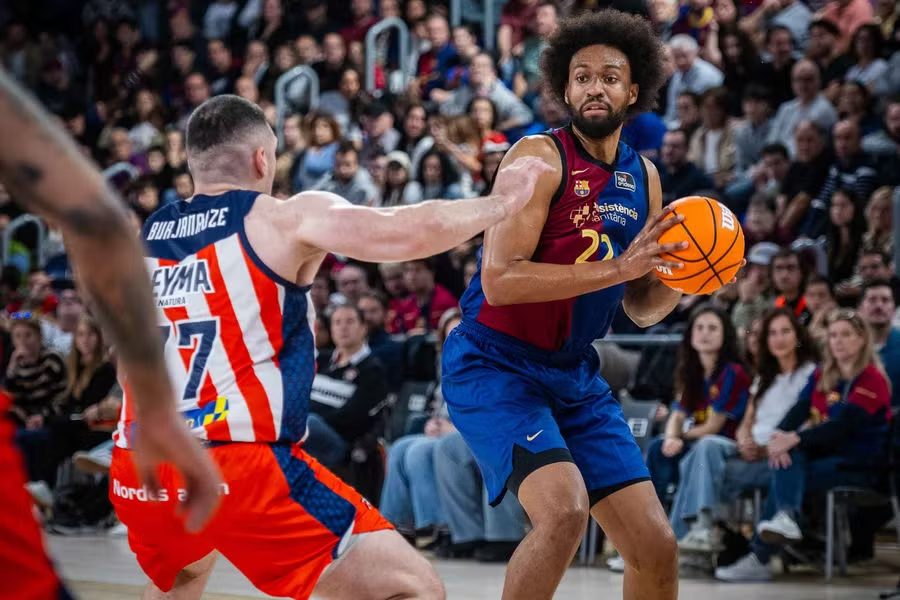 El Leyma Coruña solo aguantó 15 minutos en Barcelona, 106-80