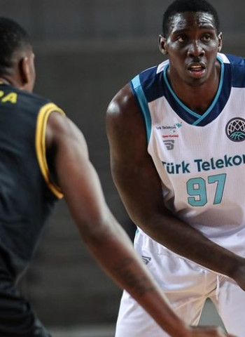 El Unicaja se debate entre Tarik Black o Johnny O’Bryant para potenciar su pintura