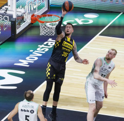 El Lenovo Tenerife vuela sobre el Bilbao Basket, 101-84
