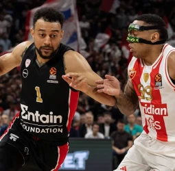 Olympiacos se asegura un lugar en los playoffs, 86-89